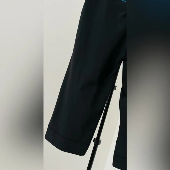 ⭐️ Like New! Nike Women's Dri-Fit Black Training Cropped Pants (Sz M) ⭐️ - Picture 10 of 12